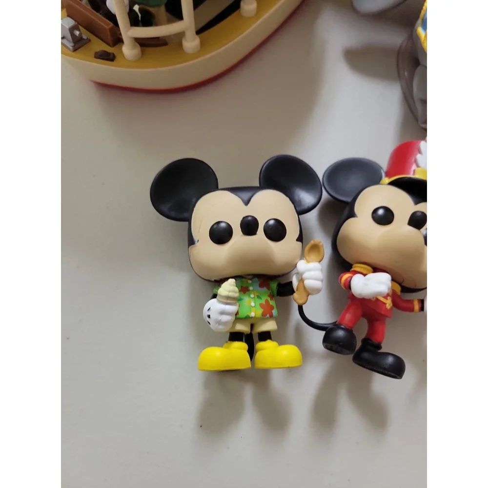 Disney Skipper Mickey Mouse Jungle Cruise Boat Funko Pop Minnie dumbo etc..